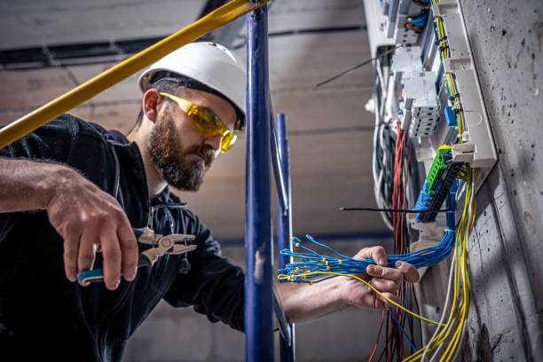 Best Affordable Emergency Electrician  in Villas, FL
